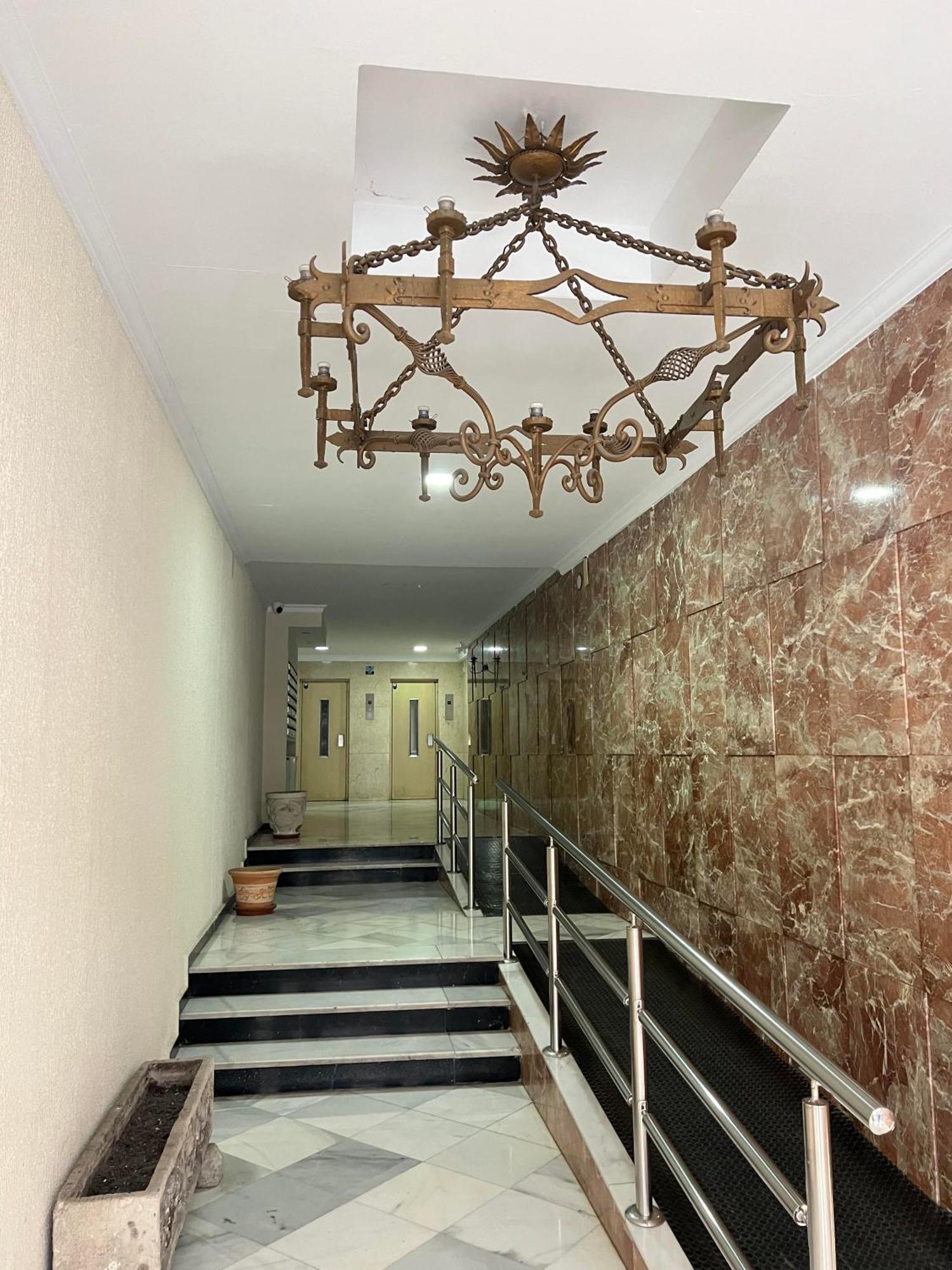 Gran Apartamento Con Parking Gratis Centro De Малага Экстерьер фото