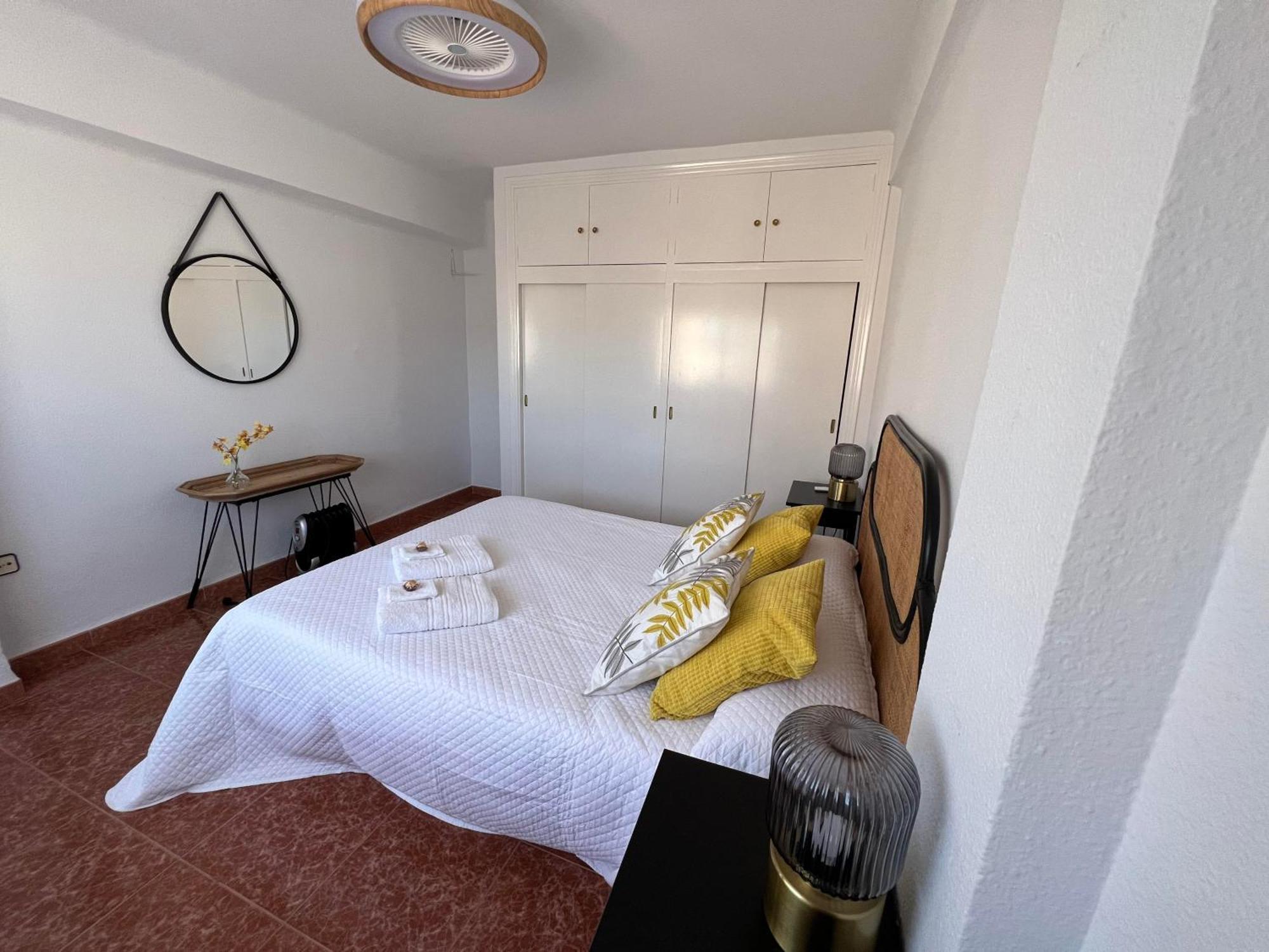 Gran Apartamento Con Parking Gratis Centro De Малага Экстерьер фото