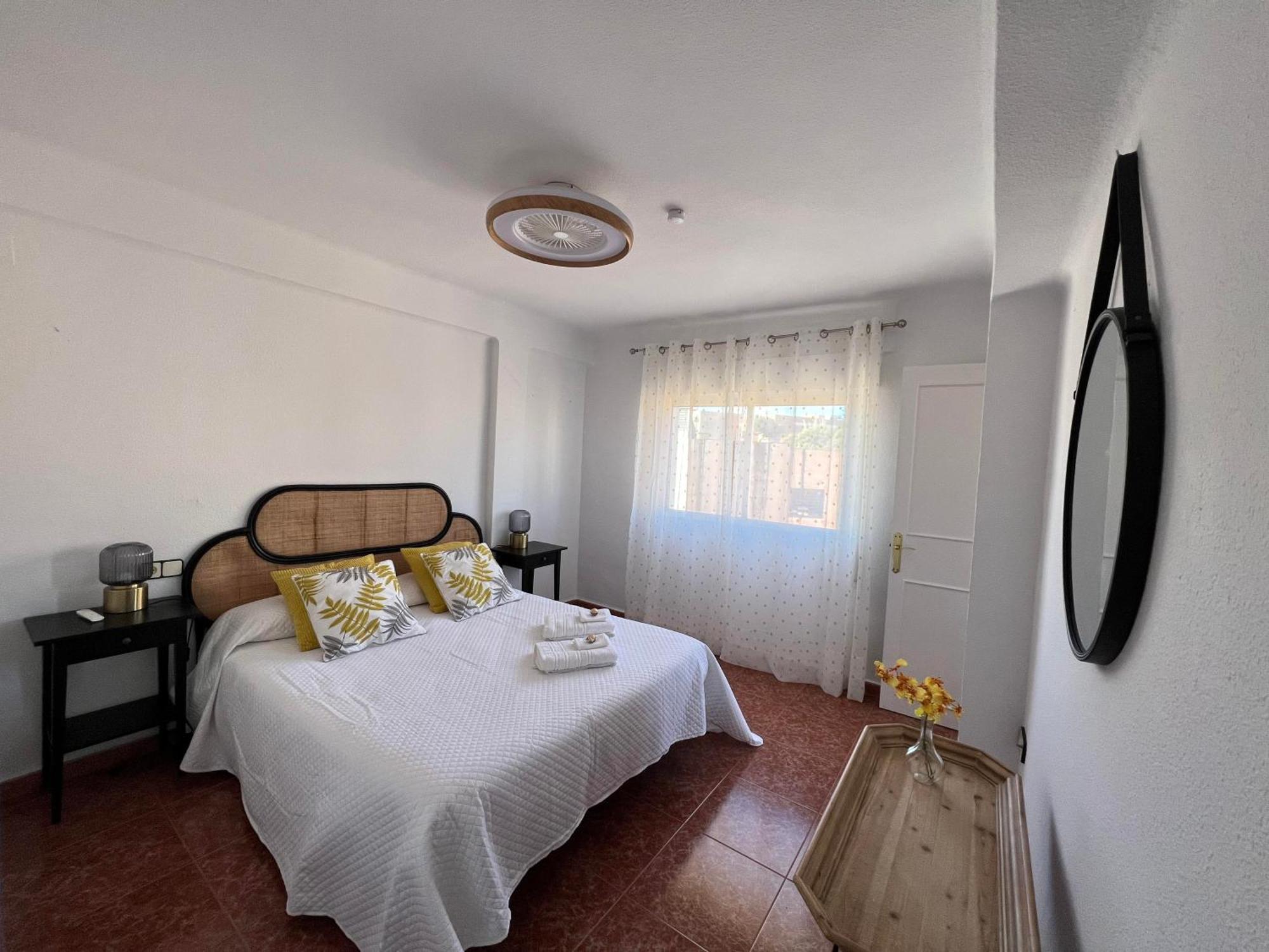 Gran Apartamento Con Parking Gratis Centro De Малага Экстерьер фото
