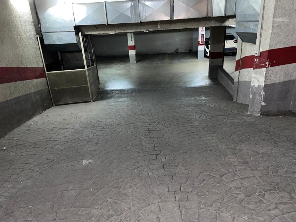 Gran Apartamento Con Parking Gratis Centro De Малага Экстерьер фото